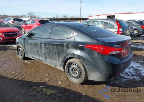 2013 Hyundai Elantra Limited z USA, uszkodzony, nr VIN 5NPDH4AE3DH449287